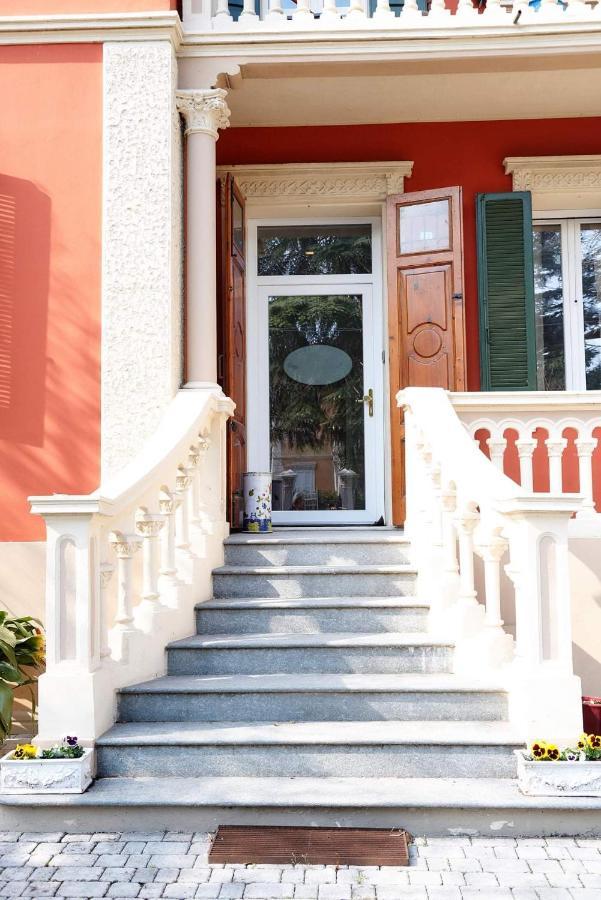 Meuble' 21 Di Anna Hotel Reggio Emilia Exterior photo