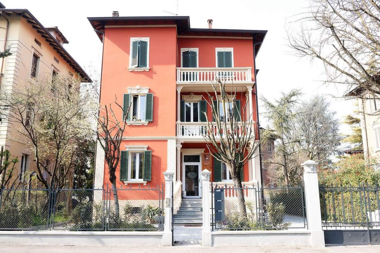 Meuble' 21 Di Anna Hotel Reggio Emilia Exterior photo