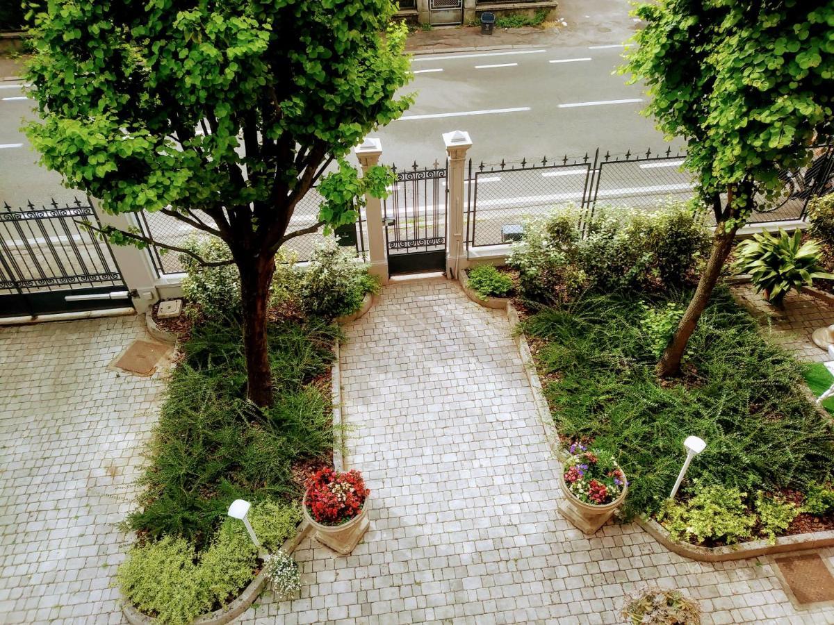 Meuble' 21 Di Anna Hotel Reggio Emilia Exterior photo