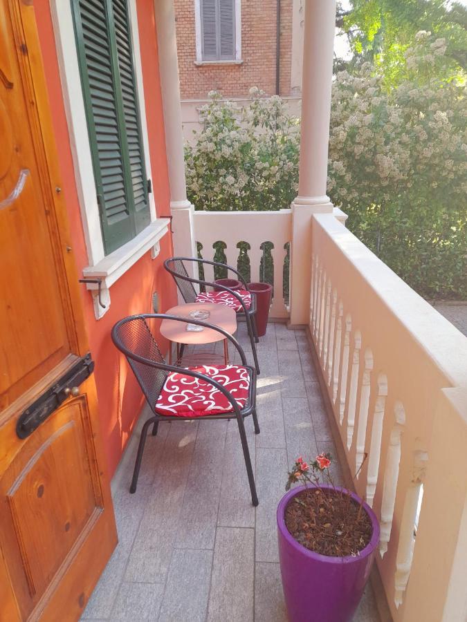 Meuble' 21 Di Anna Hotel Reggio Emilia Exterior photo