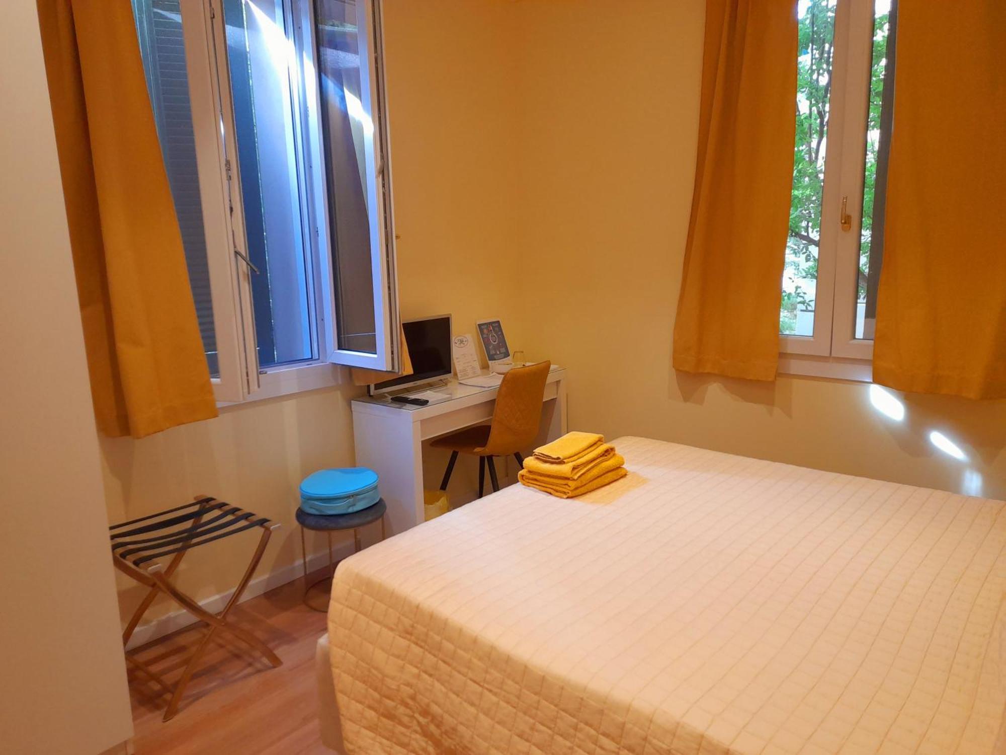 Meuble' 21 Di Anna Hotel Reggio Emilia Room photo