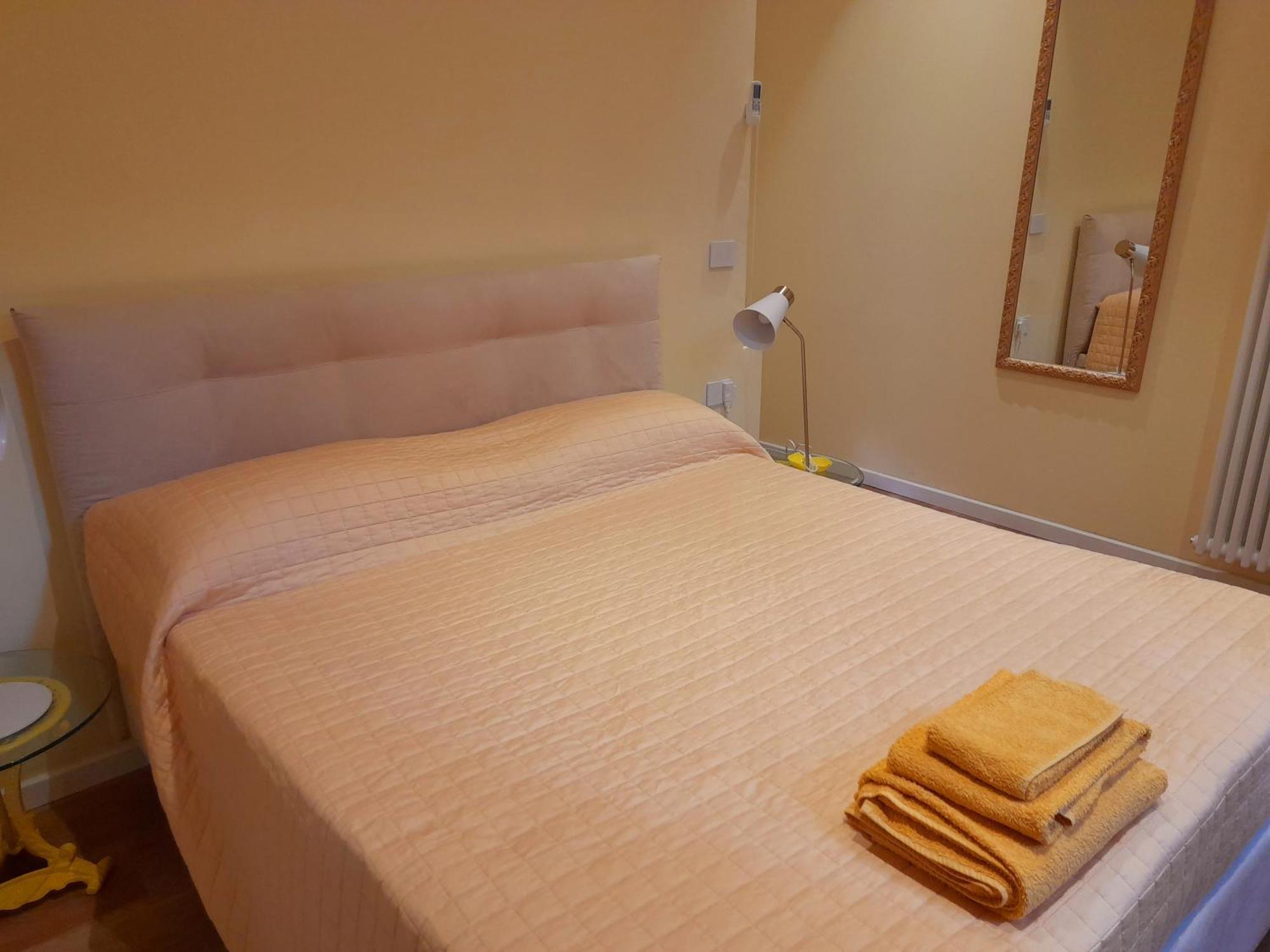 Meuble' 21 Di Anna Hotel Reggio Emilia Room photo